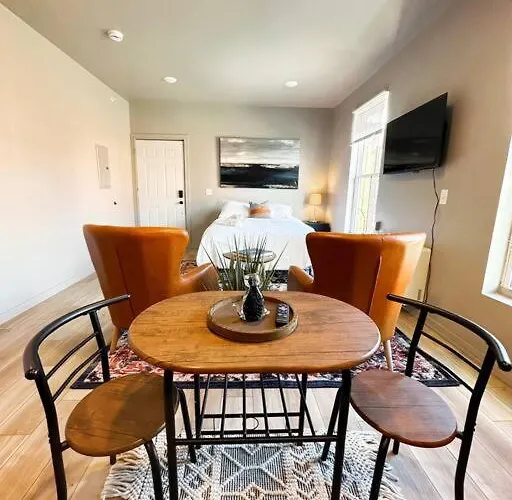Stylish Cozy Studio In Detroit
